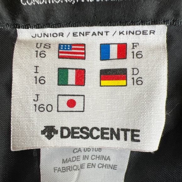Descente Junior Ski / Snowbaord Jacket, Size 16 - Picture 9 of 10